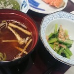 ホテル ハヤシヤ - 味噌汁、青菜おひたし