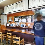 中華そば ひらこ屋 - カウンターにはアクリル板