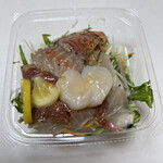 Kakiyasu Dainingu - のどくろなどの海鮮サラダ