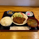 津ミートカシワギ - ビフカツ定食