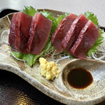 Sashimi Washoku Asahiya - 日帰り漁 一本釣りの 初ガツオ (◍ ´꒳` ◍)b