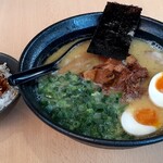 久留米らーめん よかろうもん - 