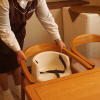 鉢の木 - お子様用のイスのご用意ございます
