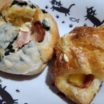 ヴィ・ド・フランス - - クロワッサン・ジャンボンフロマージュ(280円)
- ほうれん草とベーコンチーズパン