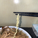 ラーメン 前田家 - この麺リフトが斬新（笑）