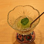 日本料理　百屋 - シャインマスカットの白ワインゼリーかけ