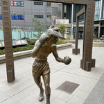 ゴンゾウ カフェ&ビーンズ - 立つんだ
      
      くらいはなんとか