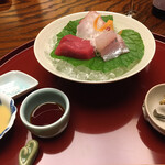 美濃吉本店 竹茂楼 - お造り　鯛　鮪　岩魚