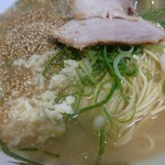 江ちゃんラーメン - ニンニクは大１つクラッシュ！