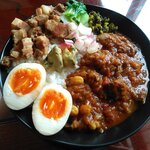 さんかく - 日替りカレー＆台湾ルーロー飯あいがけ・大盛り