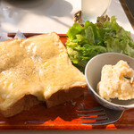 旭屋パーラー - チーズトースト（500円）