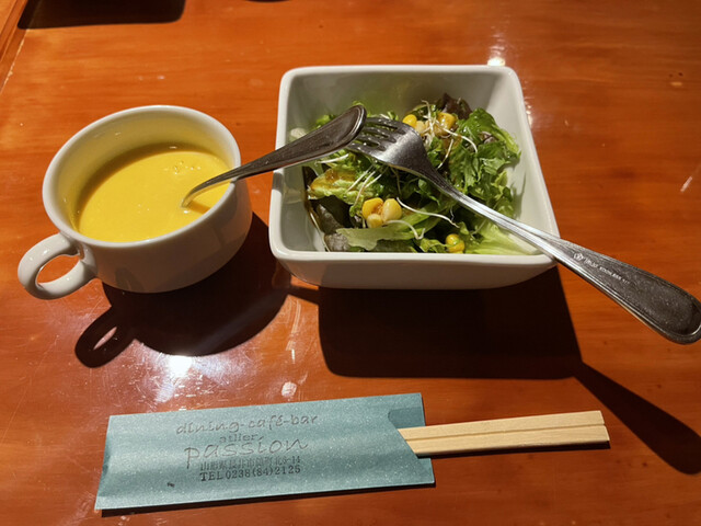 アトリエパッション 南長井の洋食店｜地元で愛される家庭的メニューと居心地の良い空間