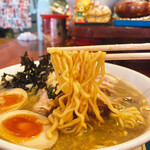 ぶっとび亭 - 木嶋製麺所の多加水ちぢれ麺