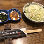 かつ久 無庵 - 漬物とキャベツが先に提供されました