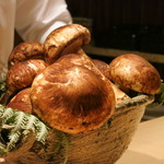 麻布 かどわき - 今日は”松茸づくし”の予感（笑）　(2012/09)