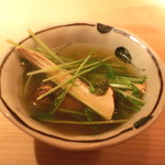 麻布 かどわき - 鱧のエキスが入った鍋で松茸を　(2012/09)