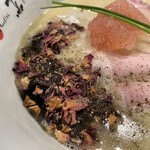 Japanese Soba Noodles 蔦 - トマトイカスミソース