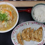 Gyouza No Oushou - 野菜煮込ラーメン　フェアセットB