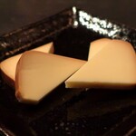 DEN - 自家製スモークチーズ