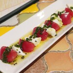 トリワイン ＰＩＫＯＳＨＨＨＵ - カプレーゼ