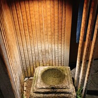 本湖月 - 昔はここで手を清めていたのでしょうか？