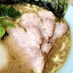 横濱ラーメン あさが家 - チャーシューはデフォで2枚。