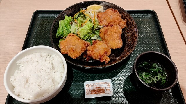 Hanamaru Udon Nitorimoru Hirakata Ten