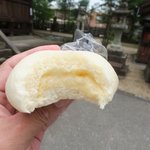 ほっかまん まるや - クリーム饅頭の中