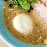 横濱ラーメン あさが家 - 味玉。