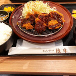 Tonkatsu Satsuma - ■国産ヒレ味噌カツ定食(ご飯大盛り)■
                      サクサクのカツと甘い味噌ダレが美味しかったですが、ご飯が保温状態が悪かったのか残念なお味でした。