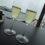 ガンツウ - 先ずは　泡で乾杯