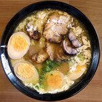 Kiwami Tonkotsu Aodaruma - チャーシュー全部のせ＋煮卵