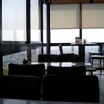 キャロットダンス - テーブル席が中心の店内