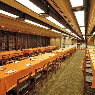 ◆ご宴会に！広い店内でマイク貸し出し無料！喫煙ブースも完備◆