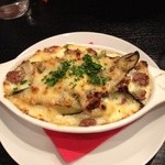 boratorio - 自家製サルシッチャ(ｿｰｾｰｼﾞ)と茄子、キノコのチーズドリア