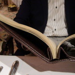 ラ・ベ - 分厚いワインリスト