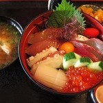 Kaishoku Hamashou - 海食丼あでやかで美しい