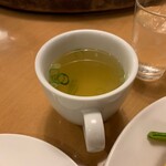 南海飯店 - かたい焼ソバのスープ