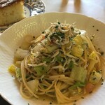 ジューダバレリーノ - シラスと白菜のオイルソース