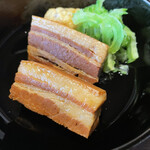 美榮 - 左上　うぢら豆腐　右上　ゴーヤの炒め物