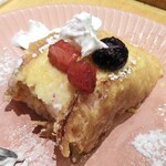 ibis cafe 槻木 - フレンチトースト（クリーム・ベリーと一緒に）