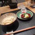 おおたに - 鯛と新ごぼう、金美にんじんの炊き込み御飯、新玉ねぎと原木椎茸の赤出汁