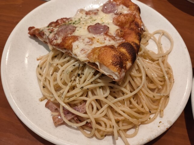 シェーキーズ 新宿通り店 Shakey S 新宿三丁目 ピザ 食べログ シェーキーズ 新宿通り店 Shakey S 新宿三丁目 ピザ 食べログ