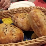 トルコ料理 アセナ - エキメキ（自家製パン）