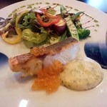 アシェット・ド・マコ - 鱸のポアレ　新じゃが芋のソース