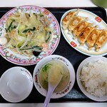 Gyouzano Oushou - 令和3年3月 本日のランチ
                        にんにく激増し餃子＋あんかけ揚げそば＋ライス小 税込632円