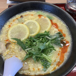 ８番らーめん - レモン酸辣湯麺