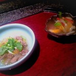 和食処 花み亭 - 昼③(牛すじ煮込み㊧、こゆずサラダ㊨)