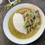 タイ料理ぺっぽい - カラ・ラーケン・キョウワン・ガイ 950円