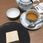 Top's cafe - ケーキセット(紅茶ケーキ・アールグレイ)